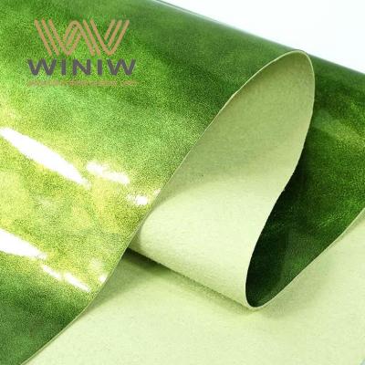 Зеленый лакированный материал из кожи для изготовления обуви